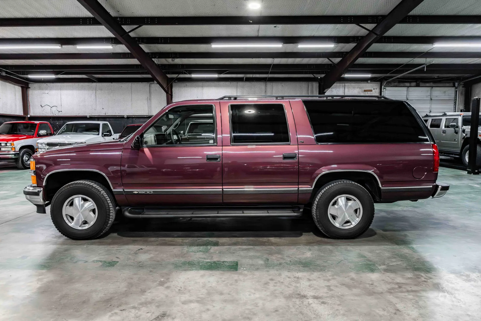 1996-Chevrolet-Suburban-Red Maple Metallic-3GNFK16R3TG160347-34.jpg